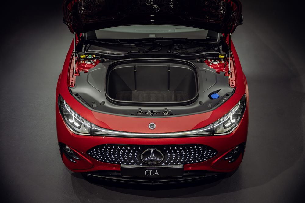 La MercedesBenz CLA électrique avec technologie EQ repose sur un système de 800 volts Salons